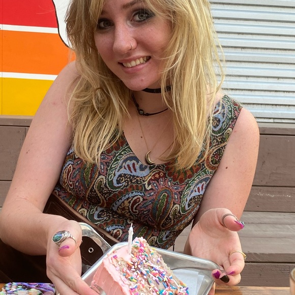 Meet your Posher, Kara Mia - Picture 6 of 10